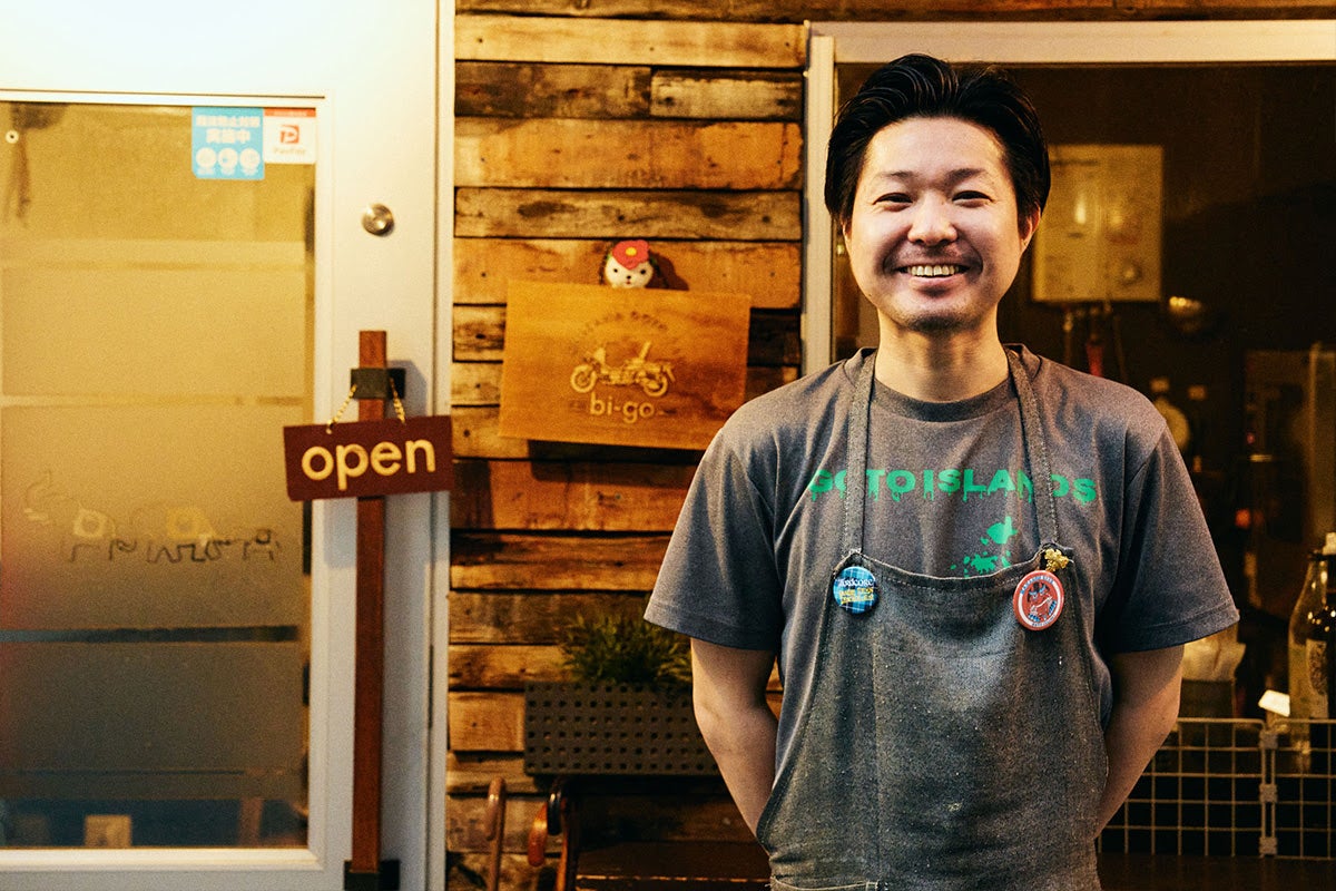 小さな五島バル「bi-go」の店主 尾崎孝高さん