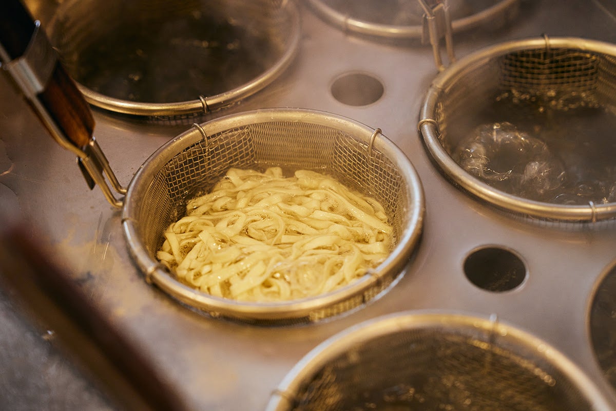 【東京・中野】叉焼専門ラーメン店「福籠叉焼」仕込み中の様子1