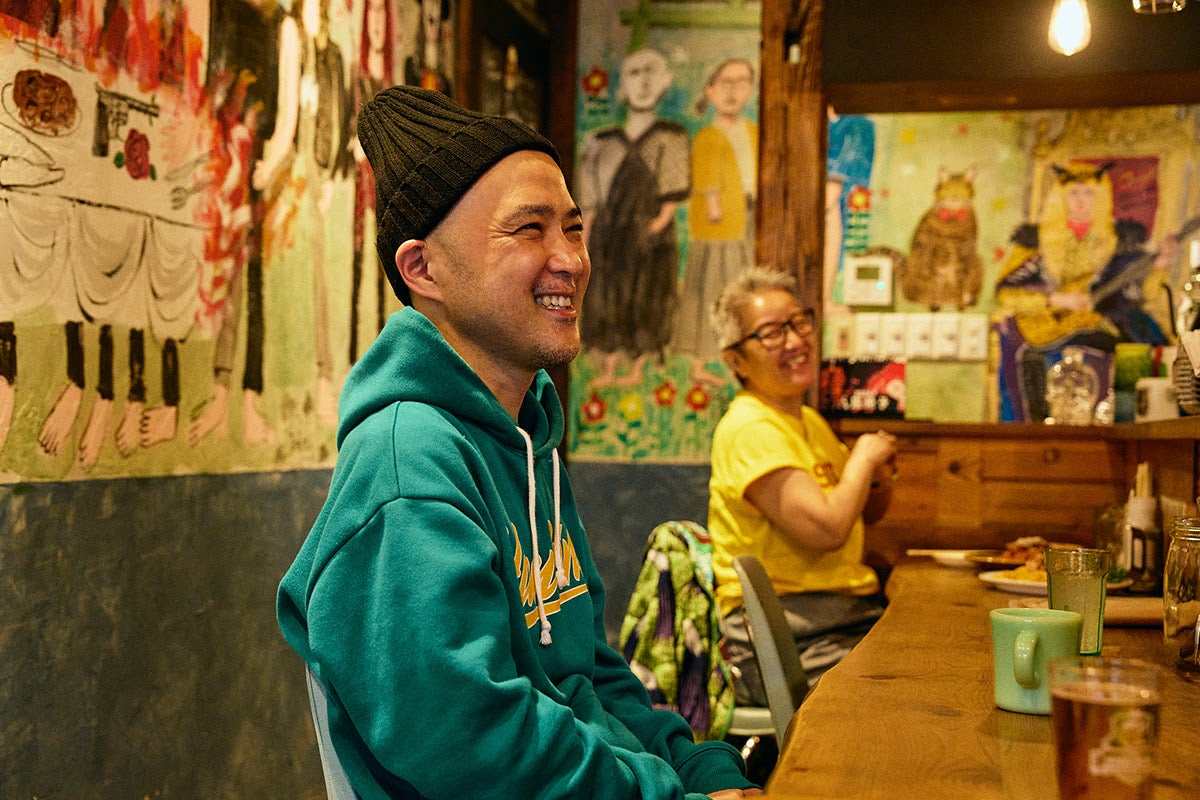 「高円寺メタルめし」店主とコーディネーター・ライター原順子さん