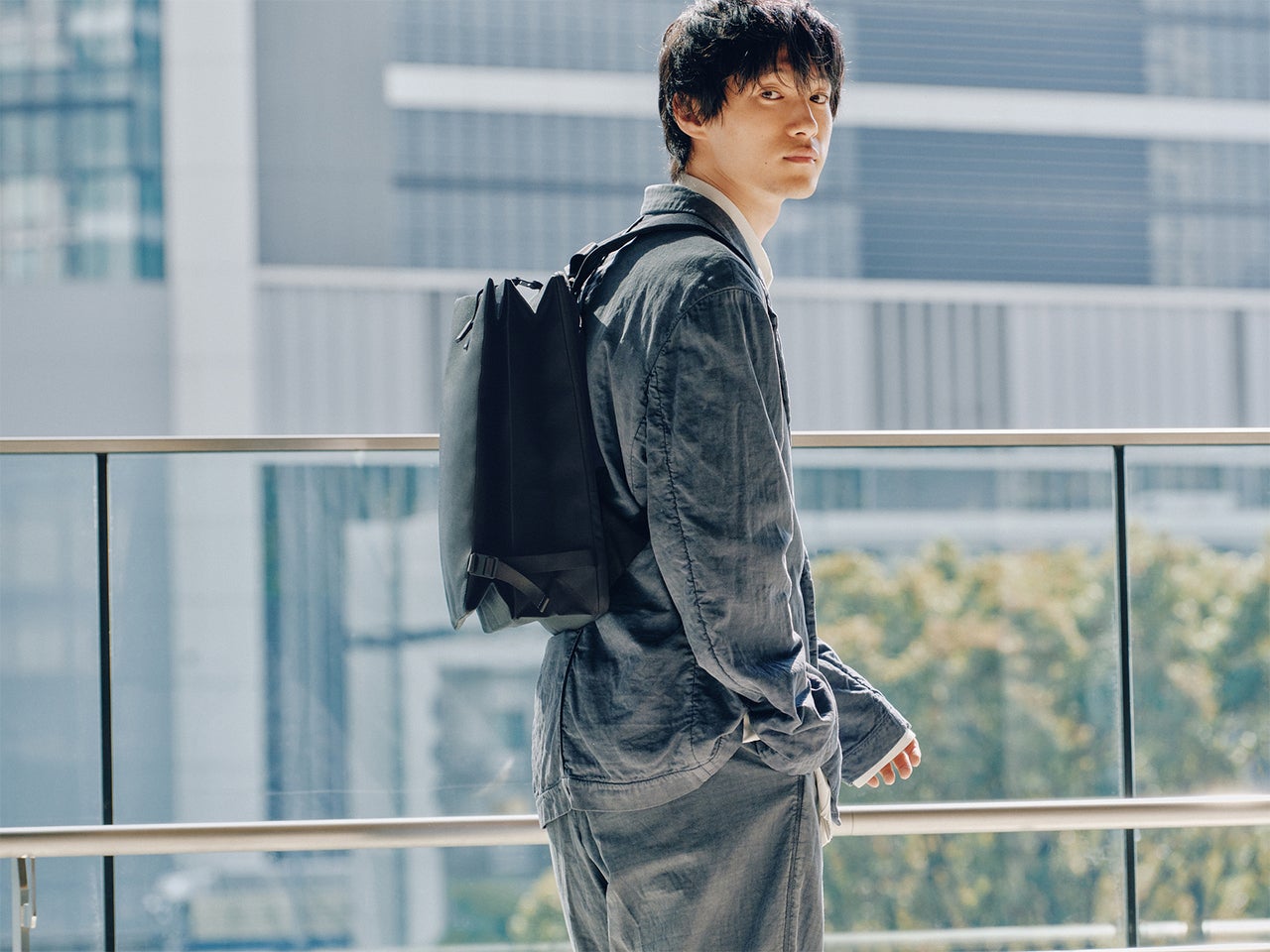 最高の“シゴデキ”バッグ。GOOD GOODS ISSEY MIYAKEの新シリーズ「JABARA」はオンオフOKで容量も自由自在。街にも旅にもちょうどいい！