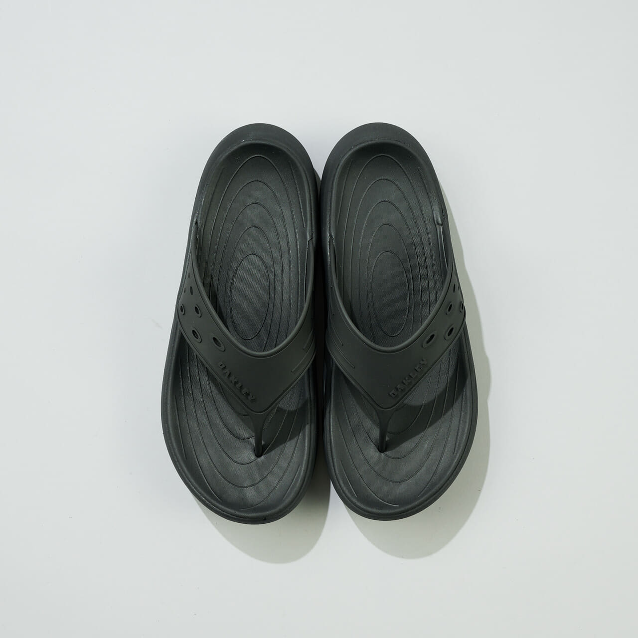 Oakley Studio Flip Flop サンダル 真上