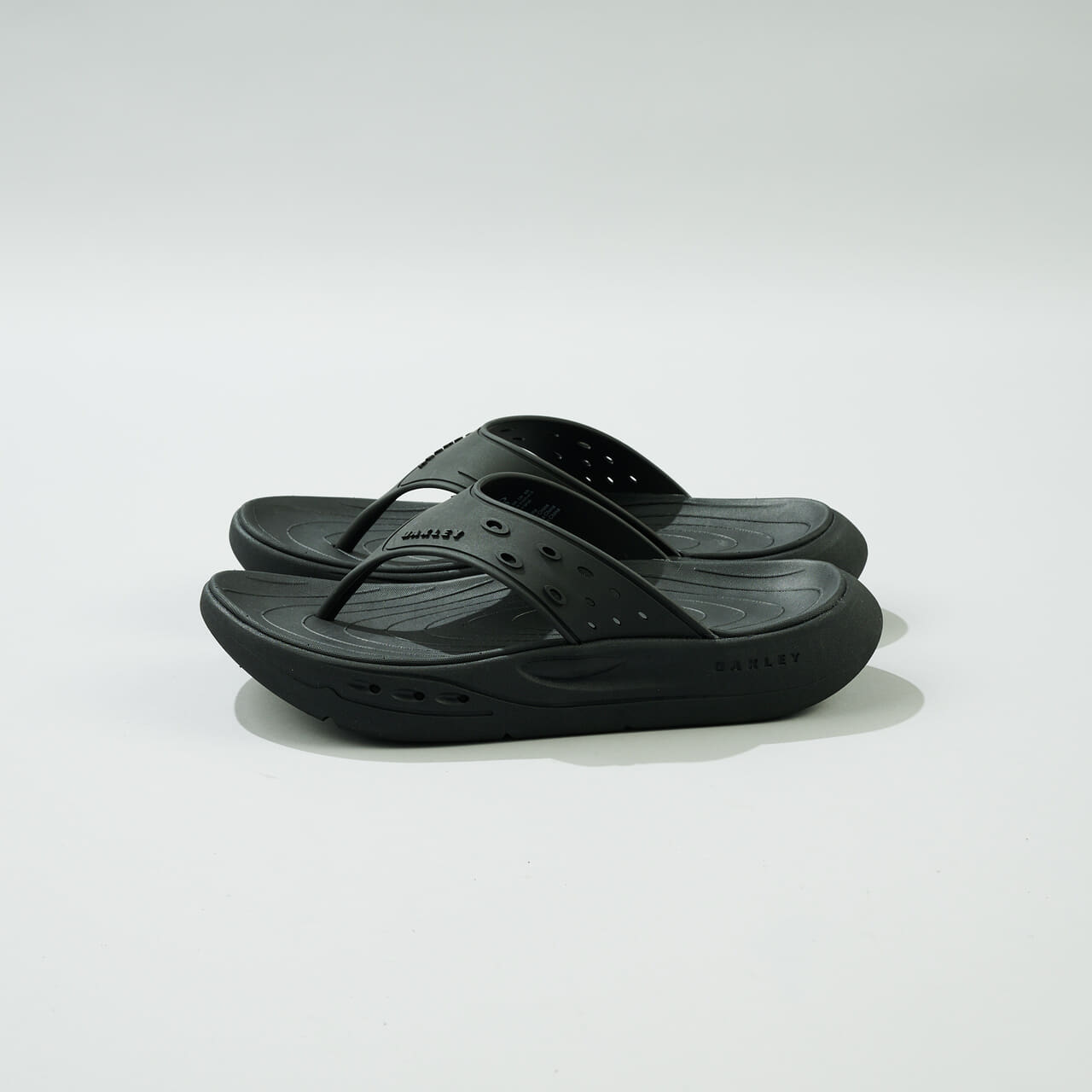 Oakley Studio Flip Flop サンダル 2足