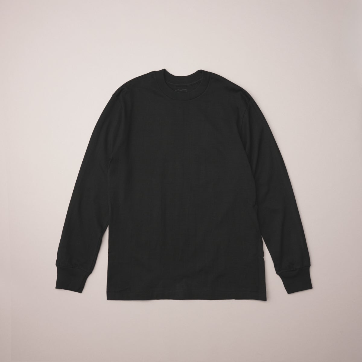 エディターが愛用する「ヘインズ」のパックTシャツ／Hanes T-SHIRTS KURO クルーネックロングスリーブTシャツのフロント