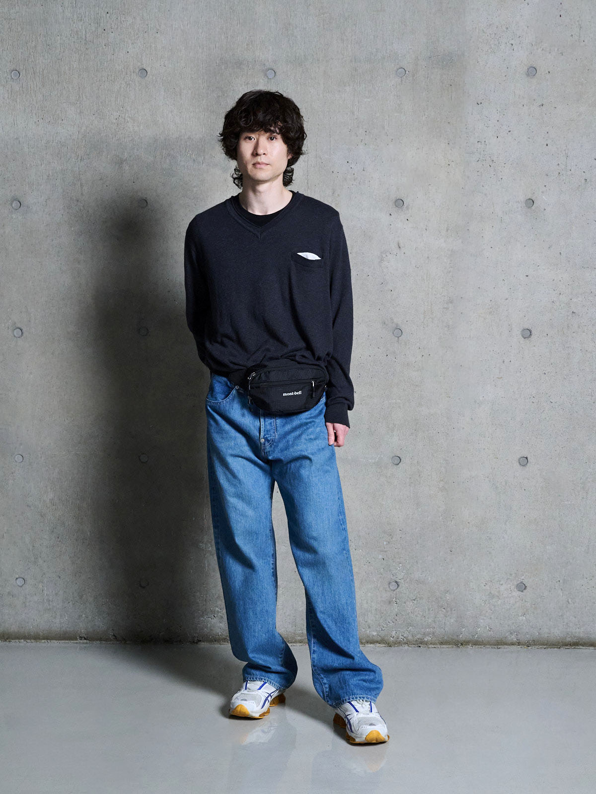 「ユース オブ ザ ウォーター」のデニムパンツ 西澤さんのお洒落な着こなし例