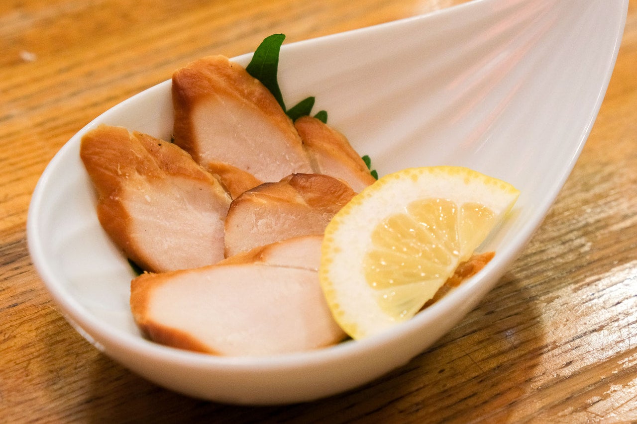 宮崎県日向市『お食事処ながとも』の地鶏の燻製