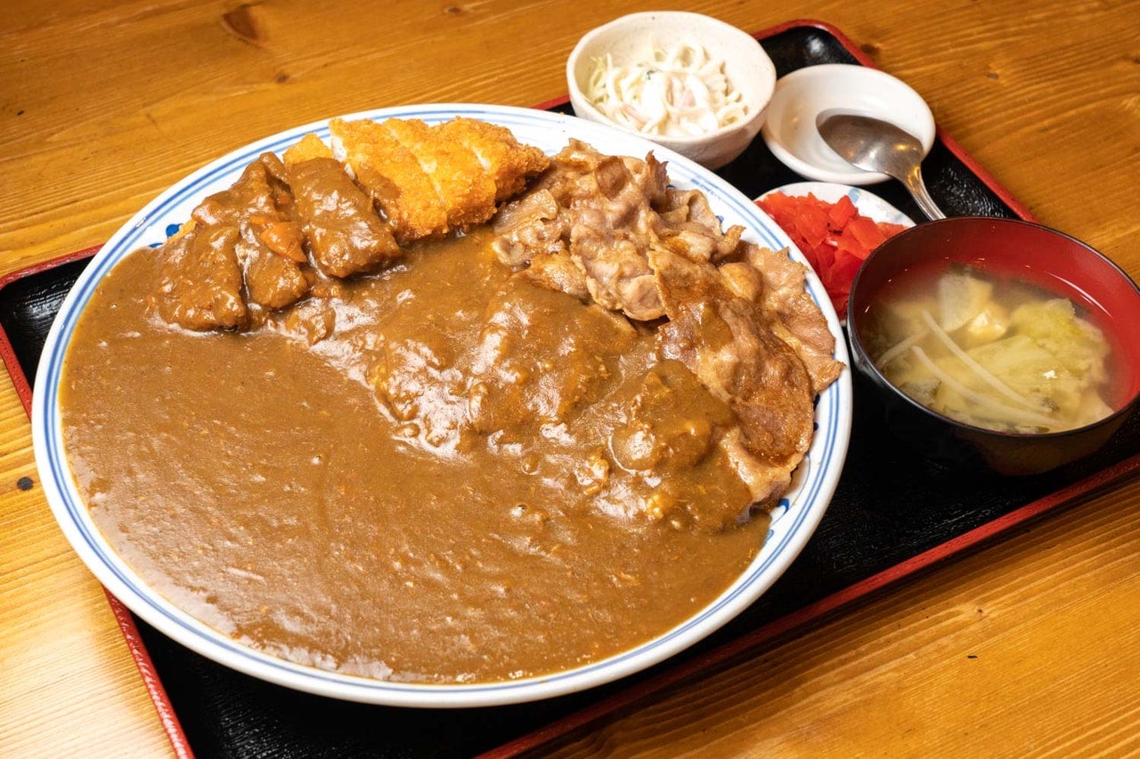 【東京都・豊島区】「伊東食堂」インパクト大の鳥羽の山カレー