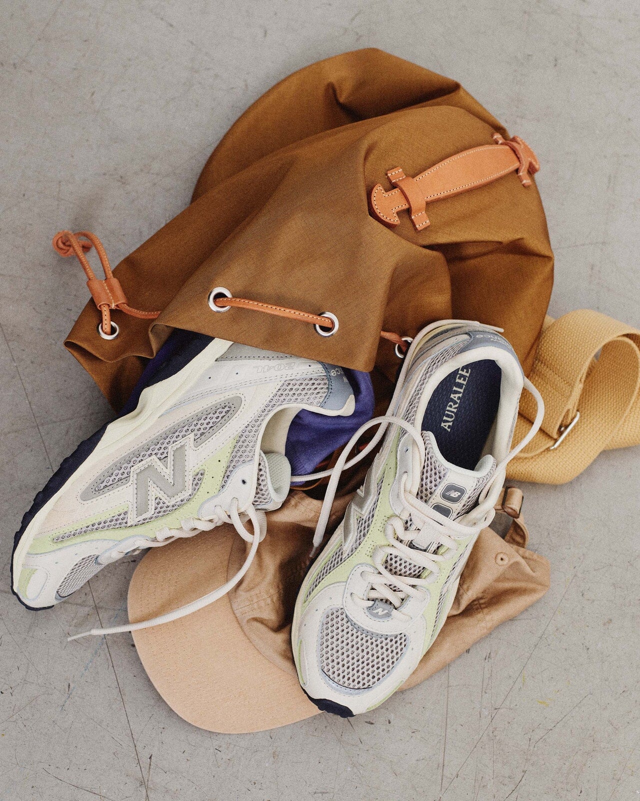 AURALEE × New Balance 204L ビジュアル1