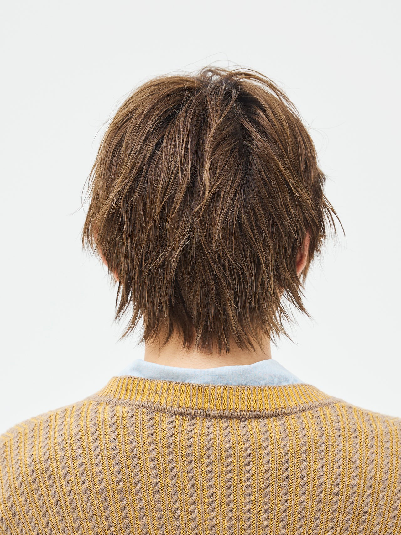 雰囲気まで洒落る、アレンジ系ウルフショート　back