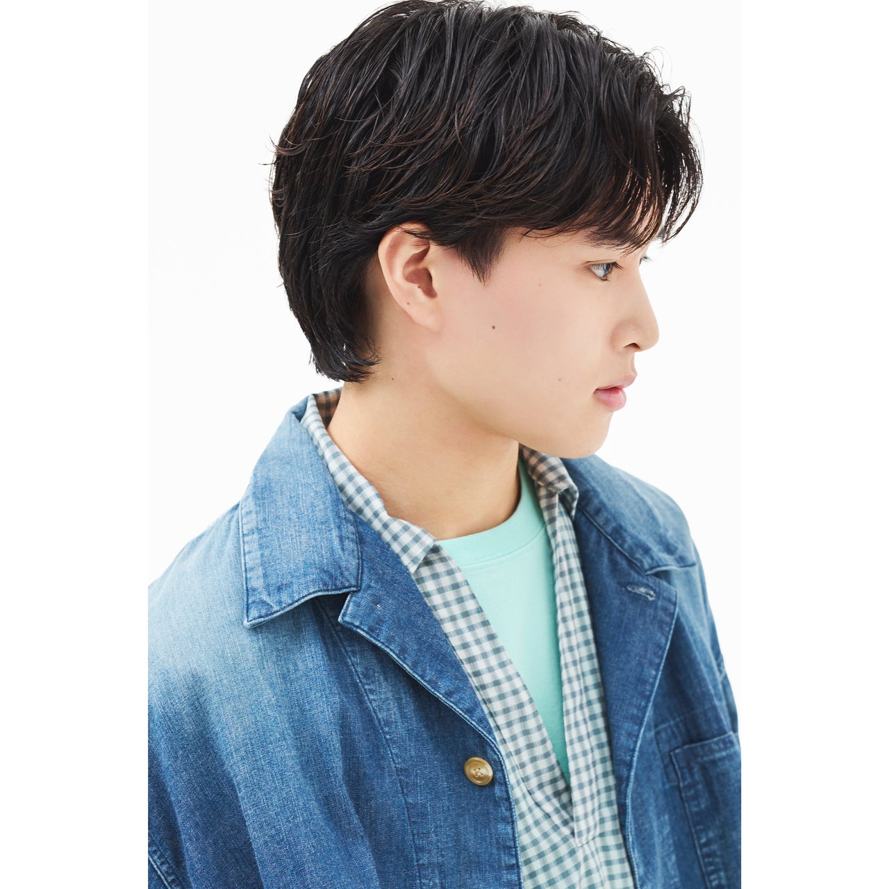 無難から卒業し雰囲気に差をつける「ミディアムセンターパート」【東京最旬ヘアカタログ】