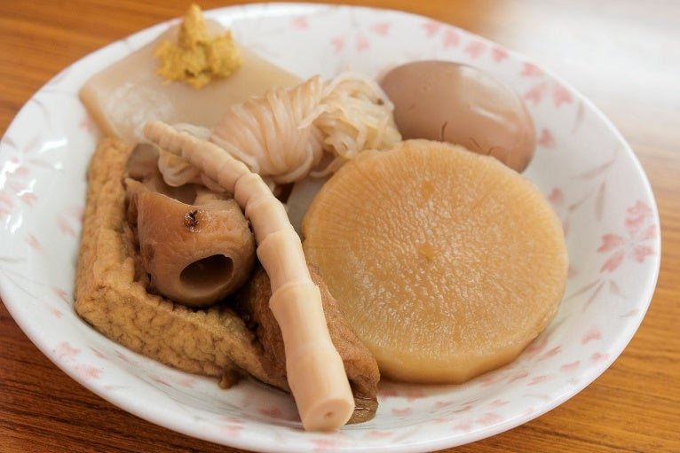 青森県弘前市「三忠食堂」おでん