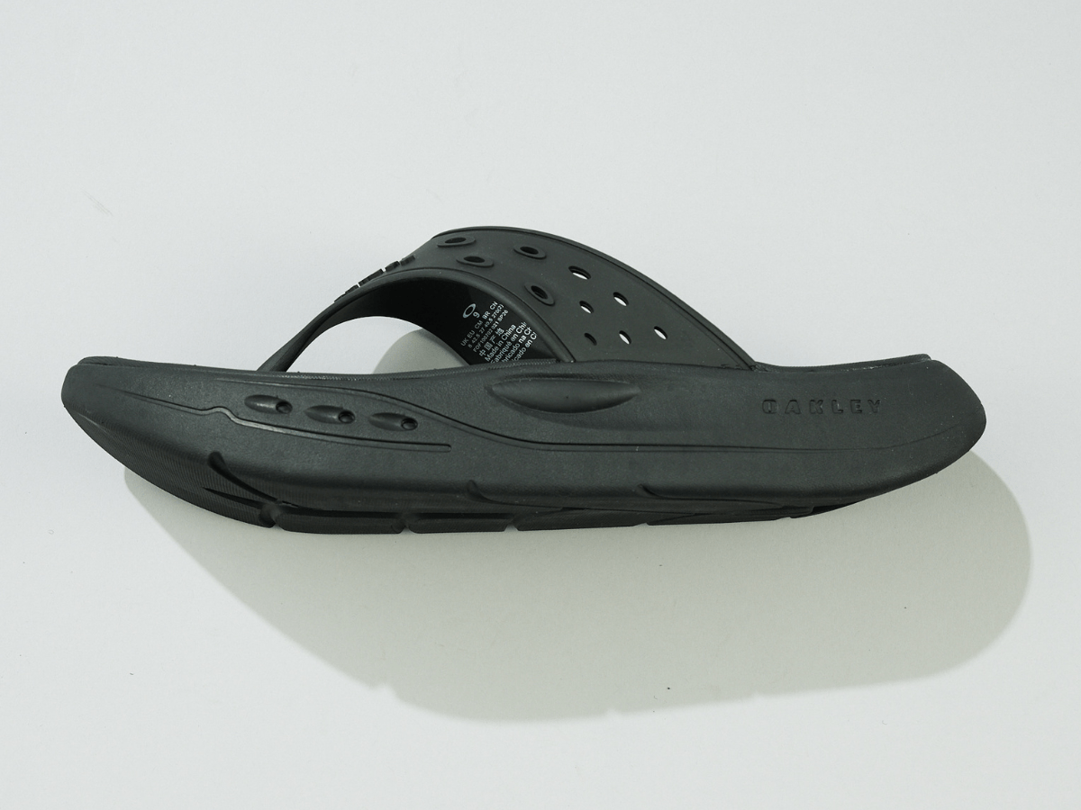 Oakley Studio Flip Flop ソング