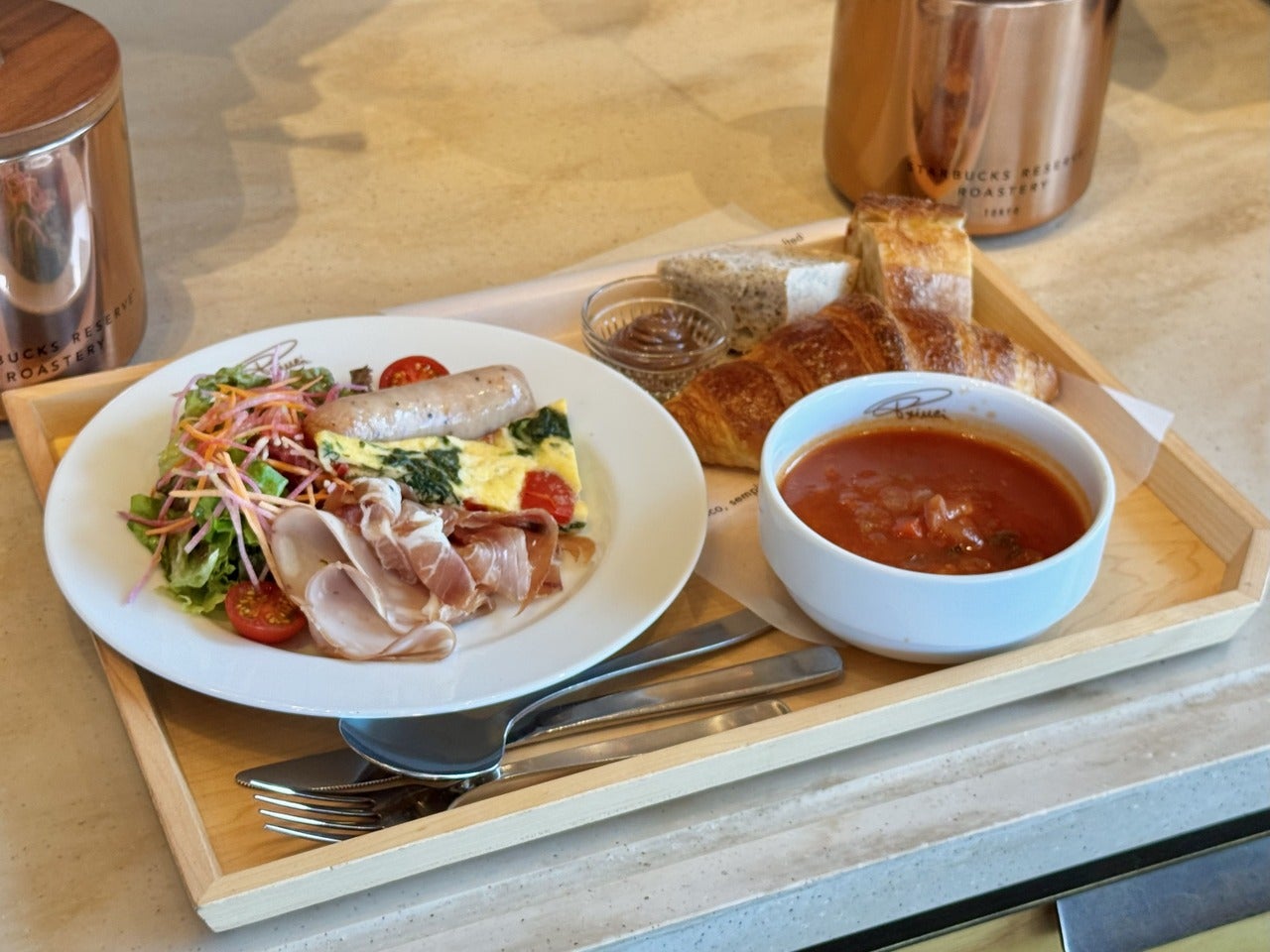 スターバックス リザーブ&reg; ロースタリー 東京初となるモーニングプレート
