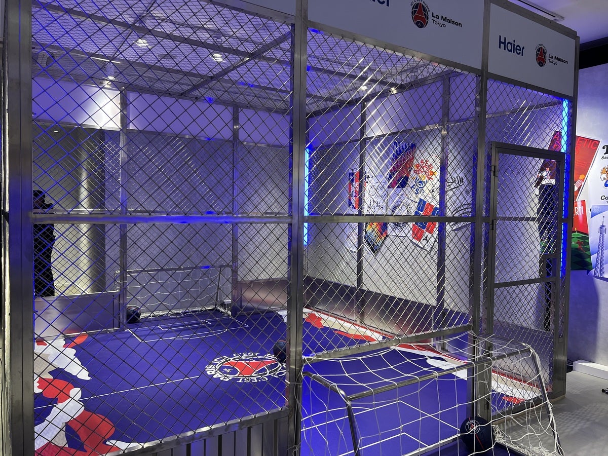ICI C&rsquo;EST PARIS LA MAISON TOKYO　サッカーゲーム