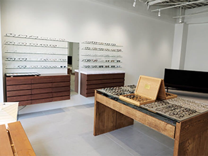 CLAN EYEWEAR