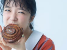 待望の書籍がいよいよ発売！刊行を祝して開催された“おやつパーティ”で、萌音さんが出会ったスイーツとは？【上白石萌音と世界をガブリ！BITE! the World】