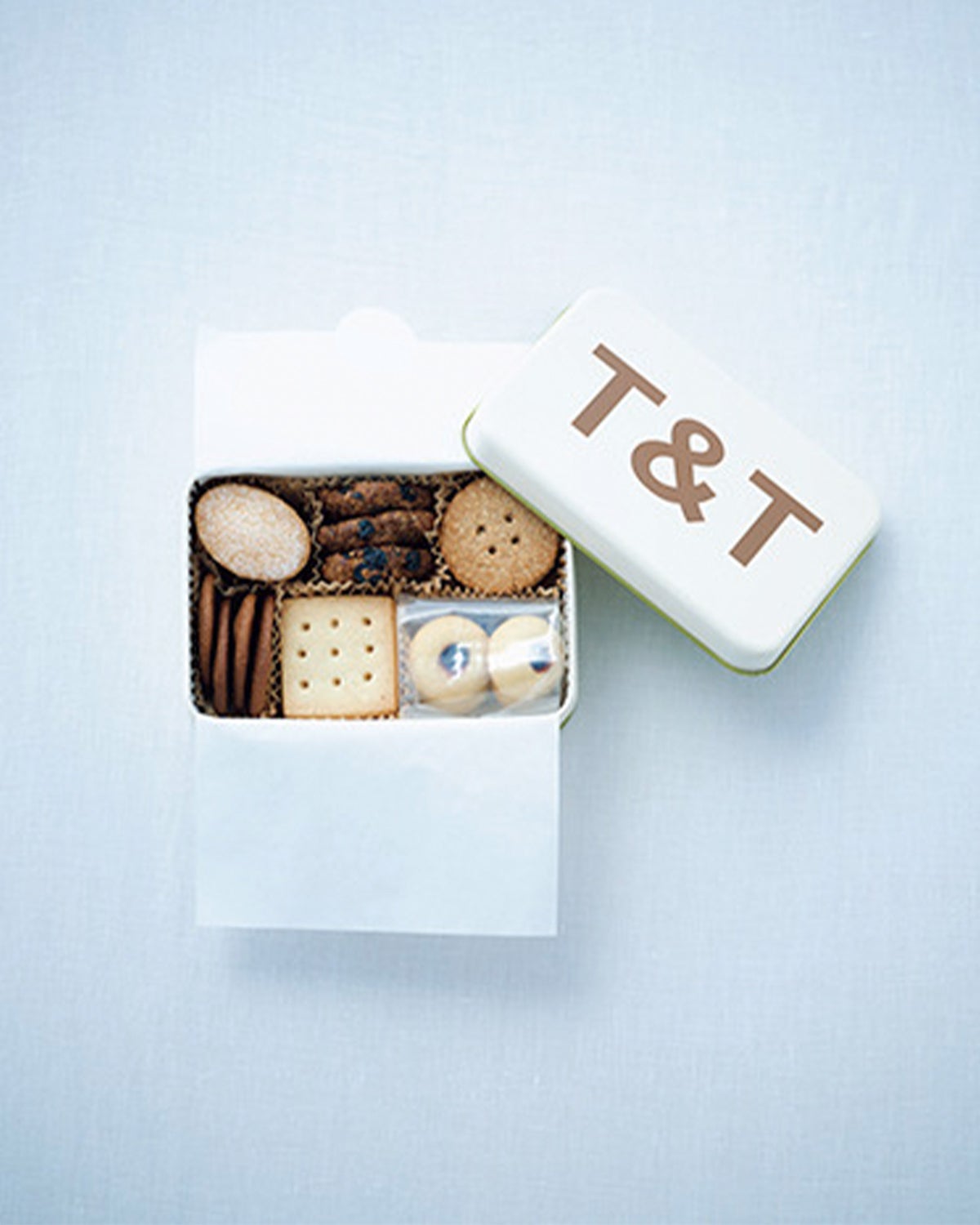 TEA & TREATSのビスケット缶