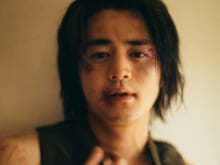 写真家・末長 真が撮る、鈴鹿央士。「失われない輝き」をテーマに魅せる、ドラマチックな瞬間を本誌未公開カットとともに。