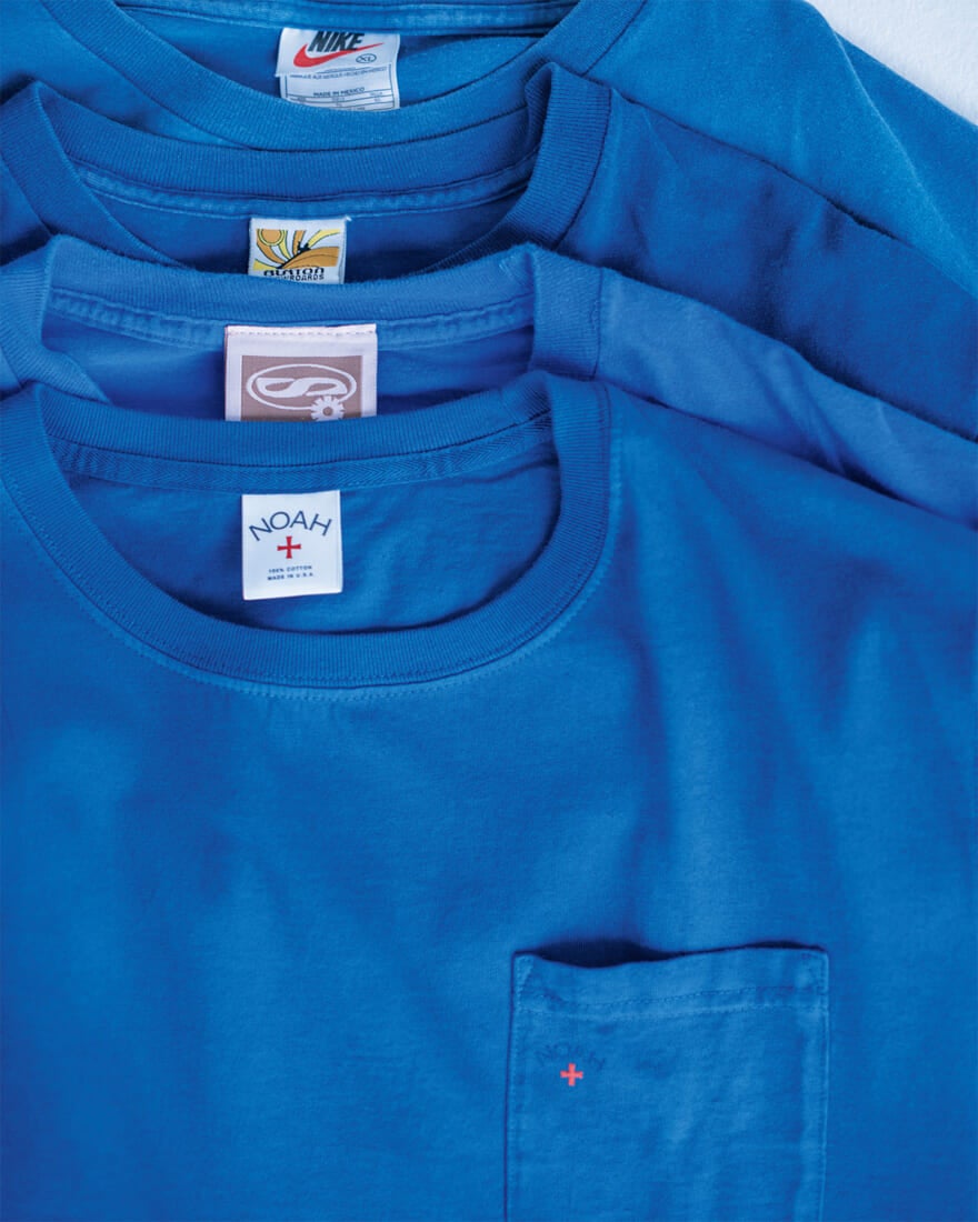 コバルトブルーのノアのTシャツなど
