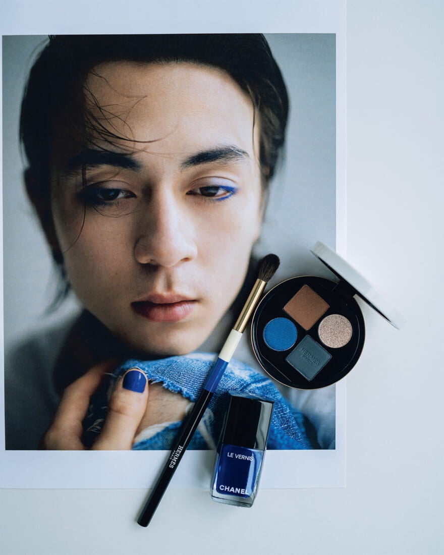 HERM&Egrave;Sのアイシャドウ パレットとアイシャドウ ブラシ、CHANELのネイルポリッシュ