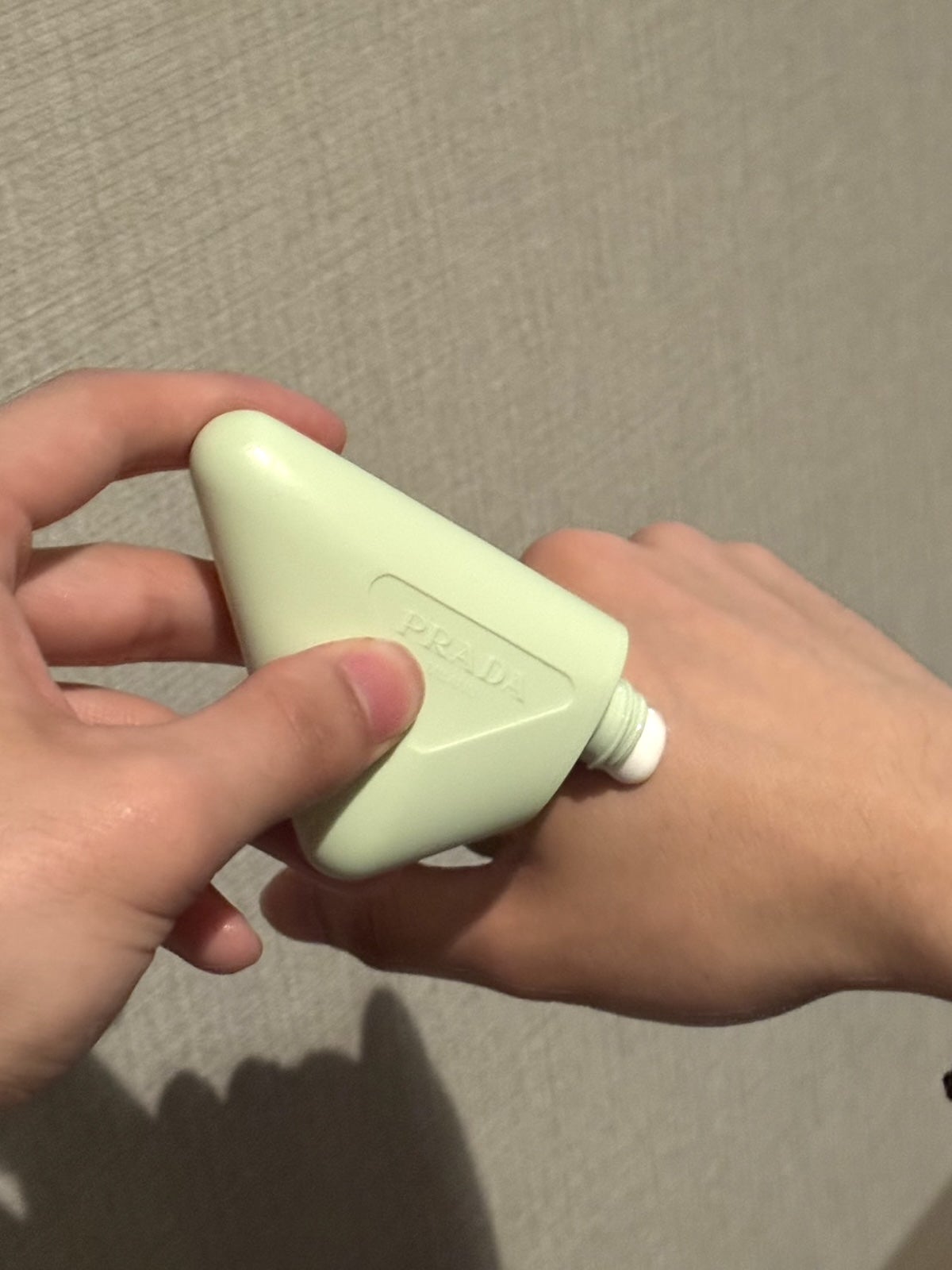プラダ ハンド トリプルケアハンドクリーム