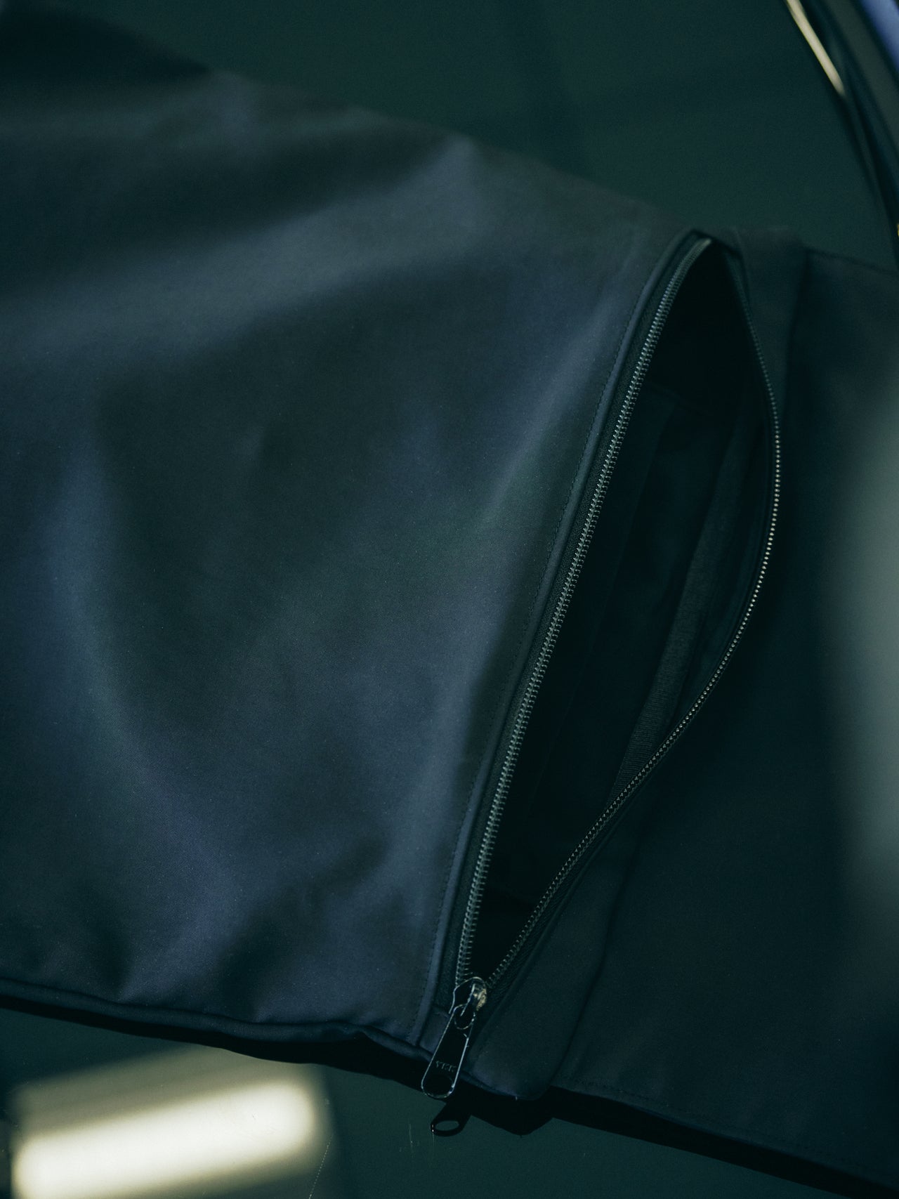 3.〈Materialize Wear〉のショルダーバッグ　４
