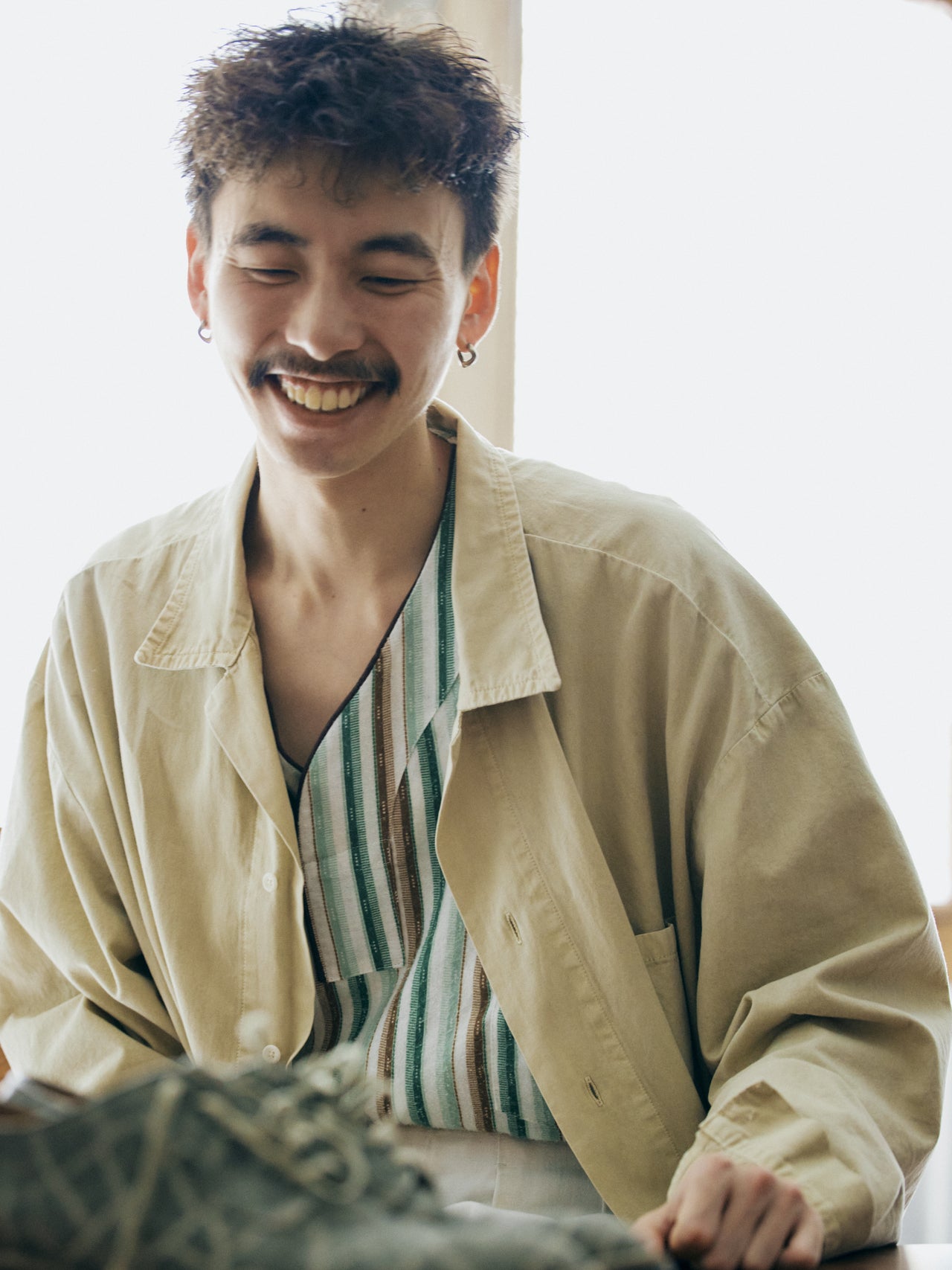 〈F.LLI Giacometti〉の革靴と式部さん2