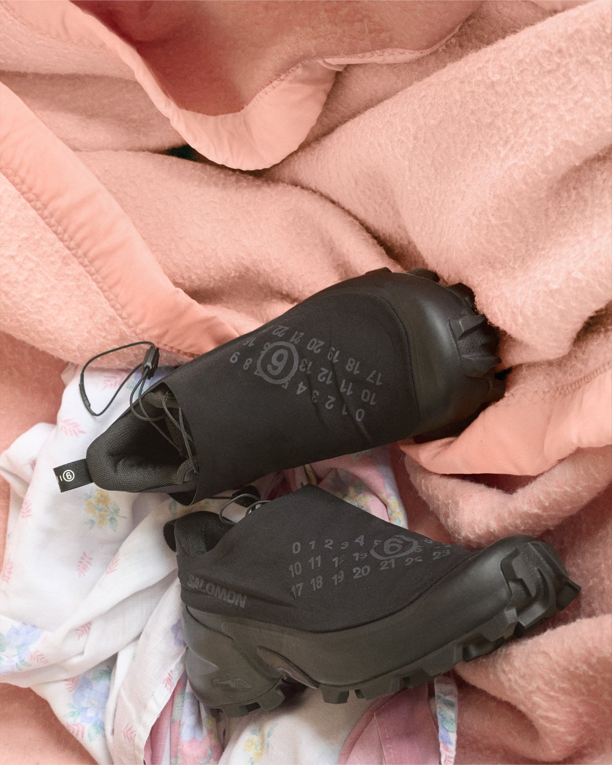 MM6 Maison Margiela &times; Salomon　ブラック　２