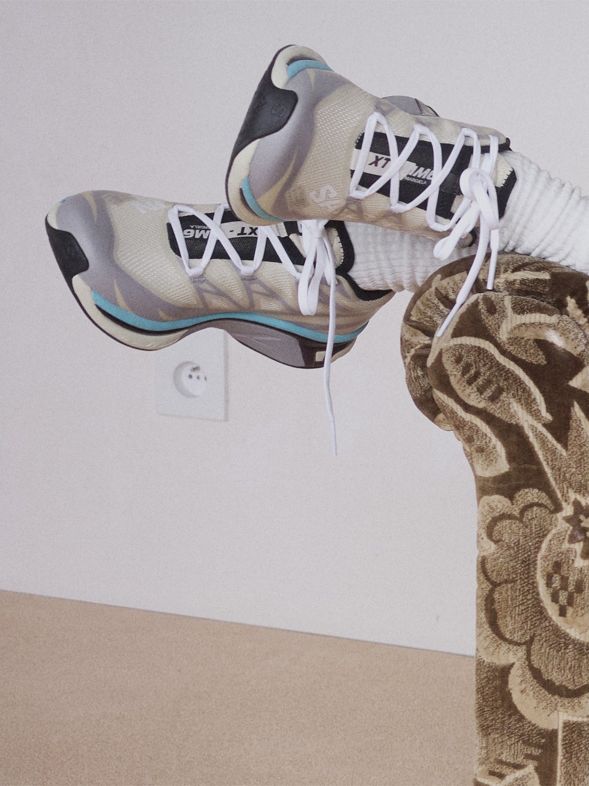 MM6 Maison Margiela &times; Salomon　水色