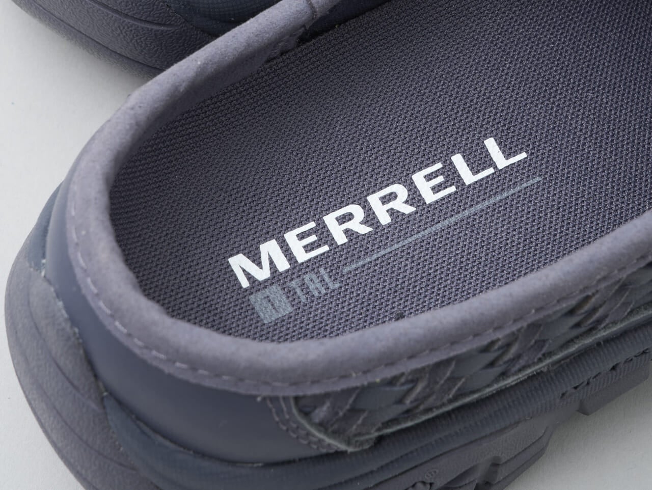 【メレルの裏名品】アウトドアシューズなのにファッション感覚で楽しめるミュールスニーカー！／MERRELL MOAB 2 SLIDE LEATHER WOVEN