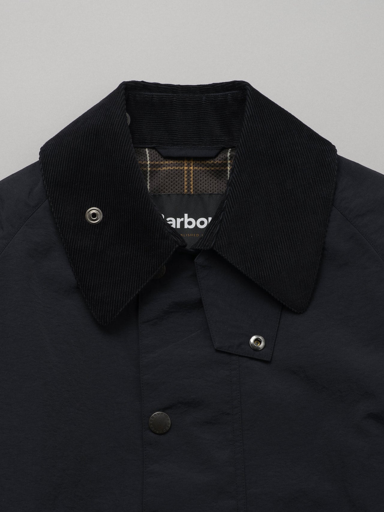 Barbour（バブアー）ナイロン ジャケット Japan Exclusiveの襟部分