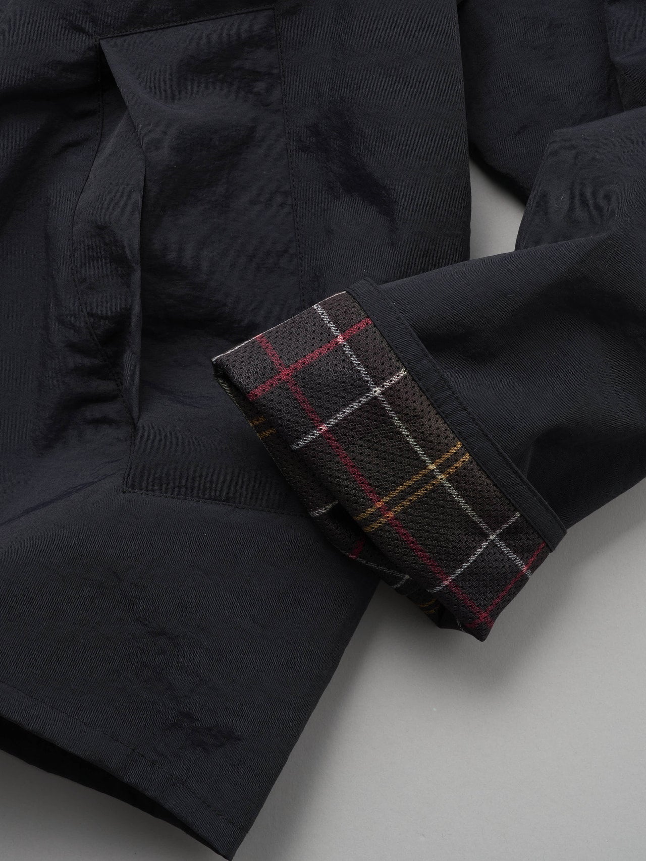 Barbour（バブアー）ナイロン ジャケット Japan Exclusiveの袖を捲ったところ