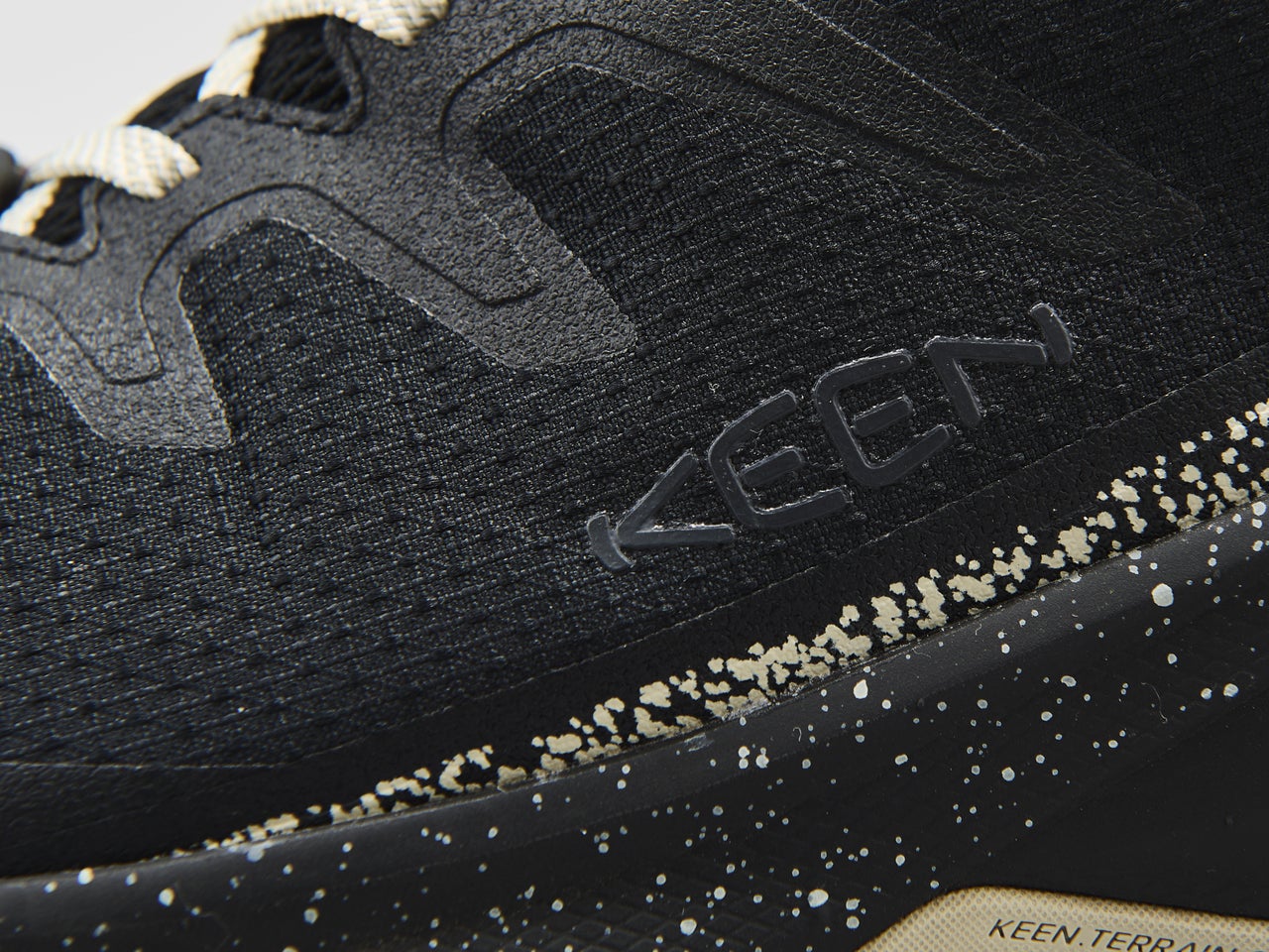 【キーンの防水名品】大人な防水黒スニーカーなら「KEEN」で。疲れない・蒸れない・滑らない最高の履き心地！／ターギー エイペックス ウォータープルーフ