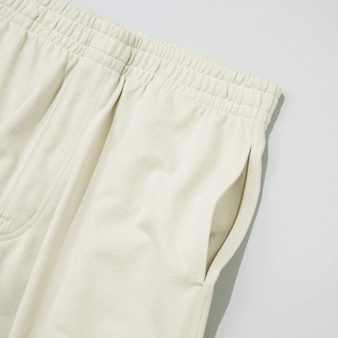 エディターが買ってよかった「ユニクロ ユー」のスウェットカーブパンツのポケット