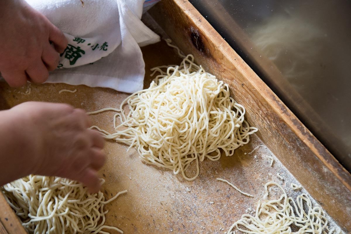 青森県弘前市『来々軒』代々伝わる自家製麺