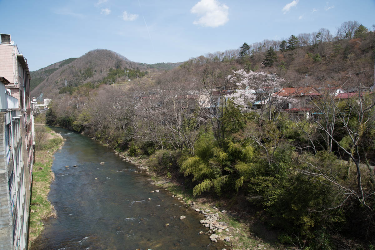 福島県福島市『保原屋食堂』温泉街を流れる阿武隈川水系の一級河川「摺上川(すりかみがわ)」