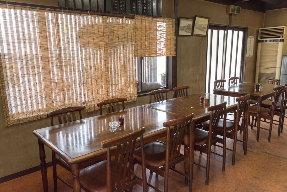 茨城県土浦市『保立食堂』テーブル席
