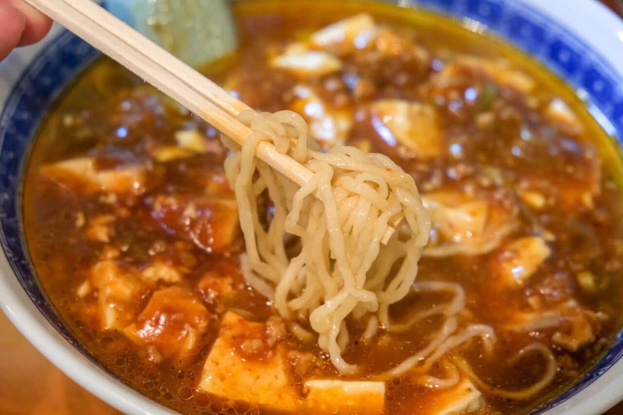 青森県『来々軒』もちろん、マーボーラーメンも自家製麺。