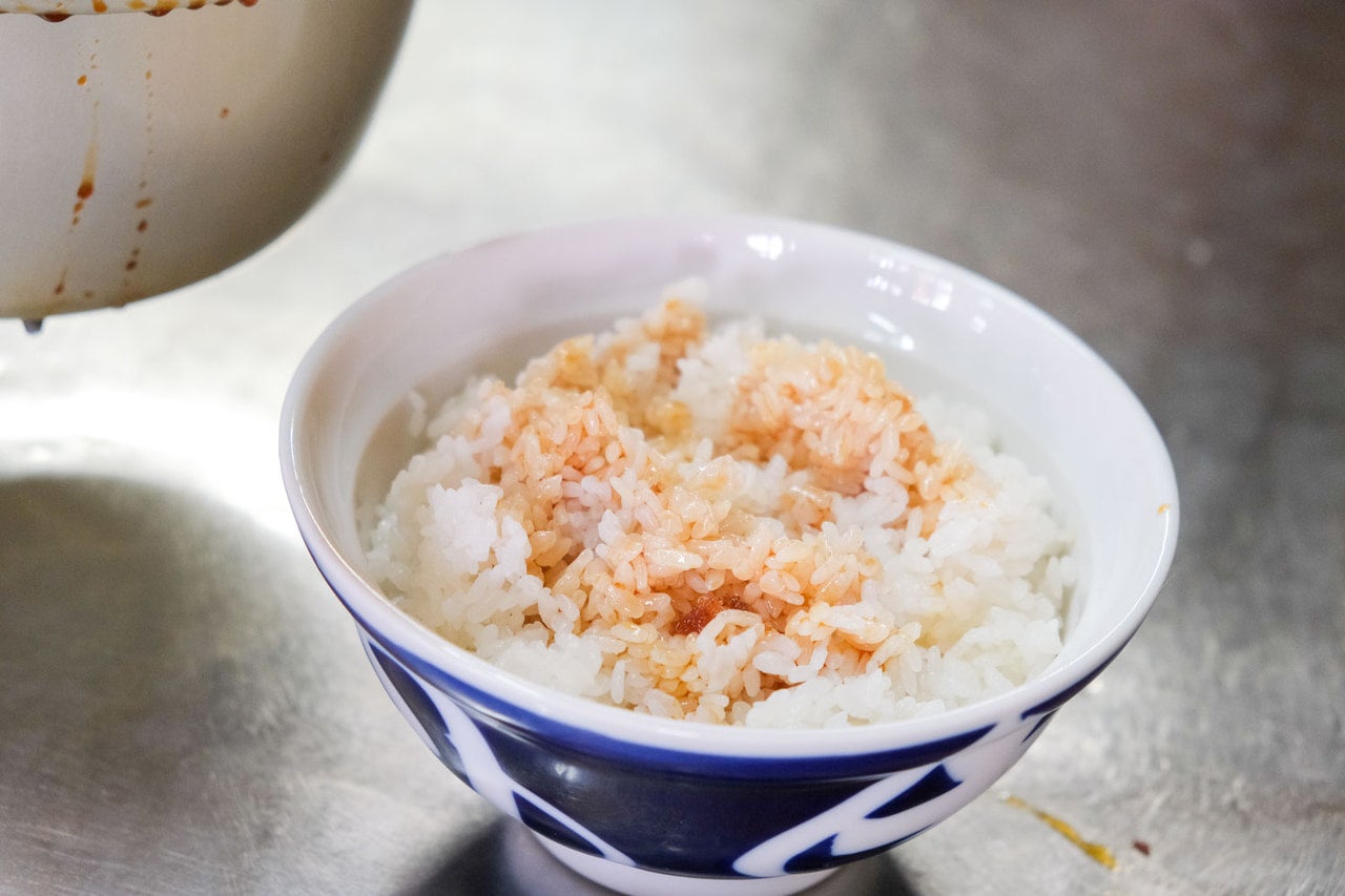 埼玉県寄居町『今井屋』 カツを受け止めるごはん