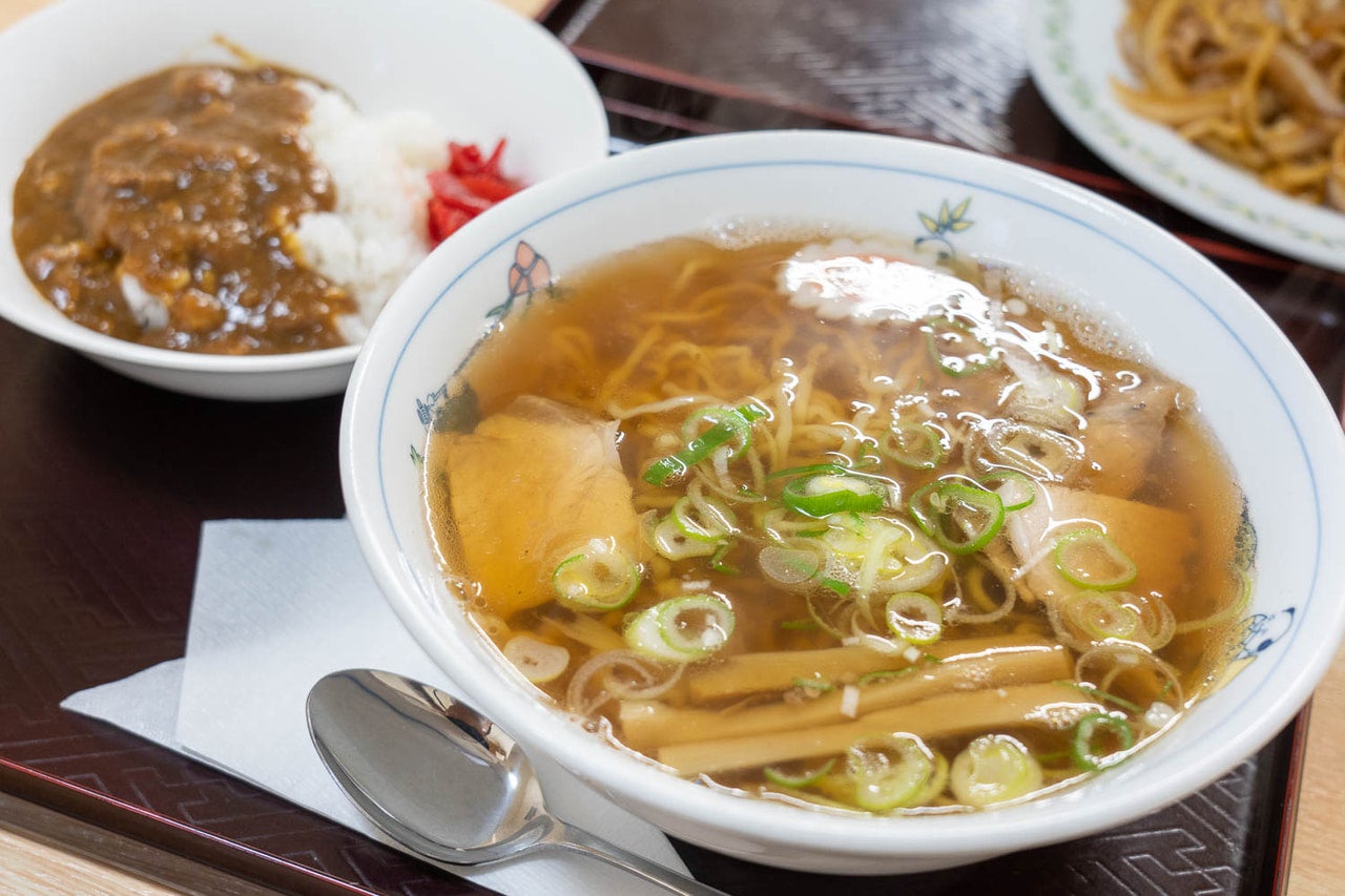 青森県平川市『大十食堂』ラーメンとミニカレーライスのBセット