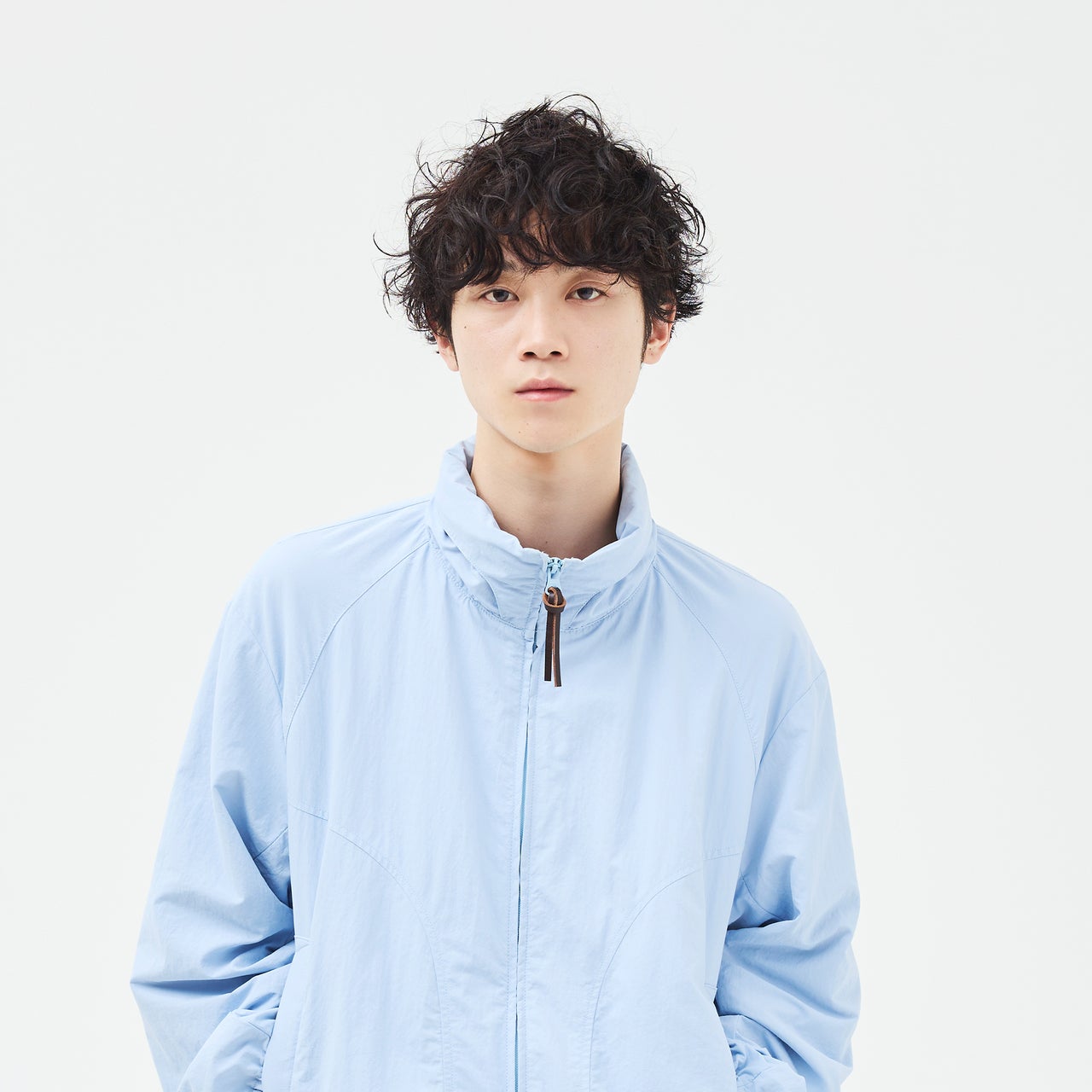 ラフなのに、どこか品がある。雰囲気づくりができるショートマッシュパーマ【東京最旬ヘアカタログ】front