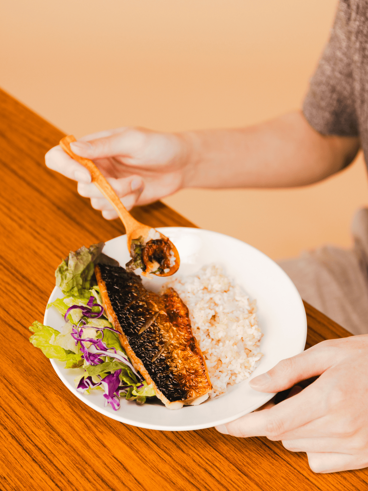 対策：ジャンキーなものを食べすぎず、健康的な食生活も意識する