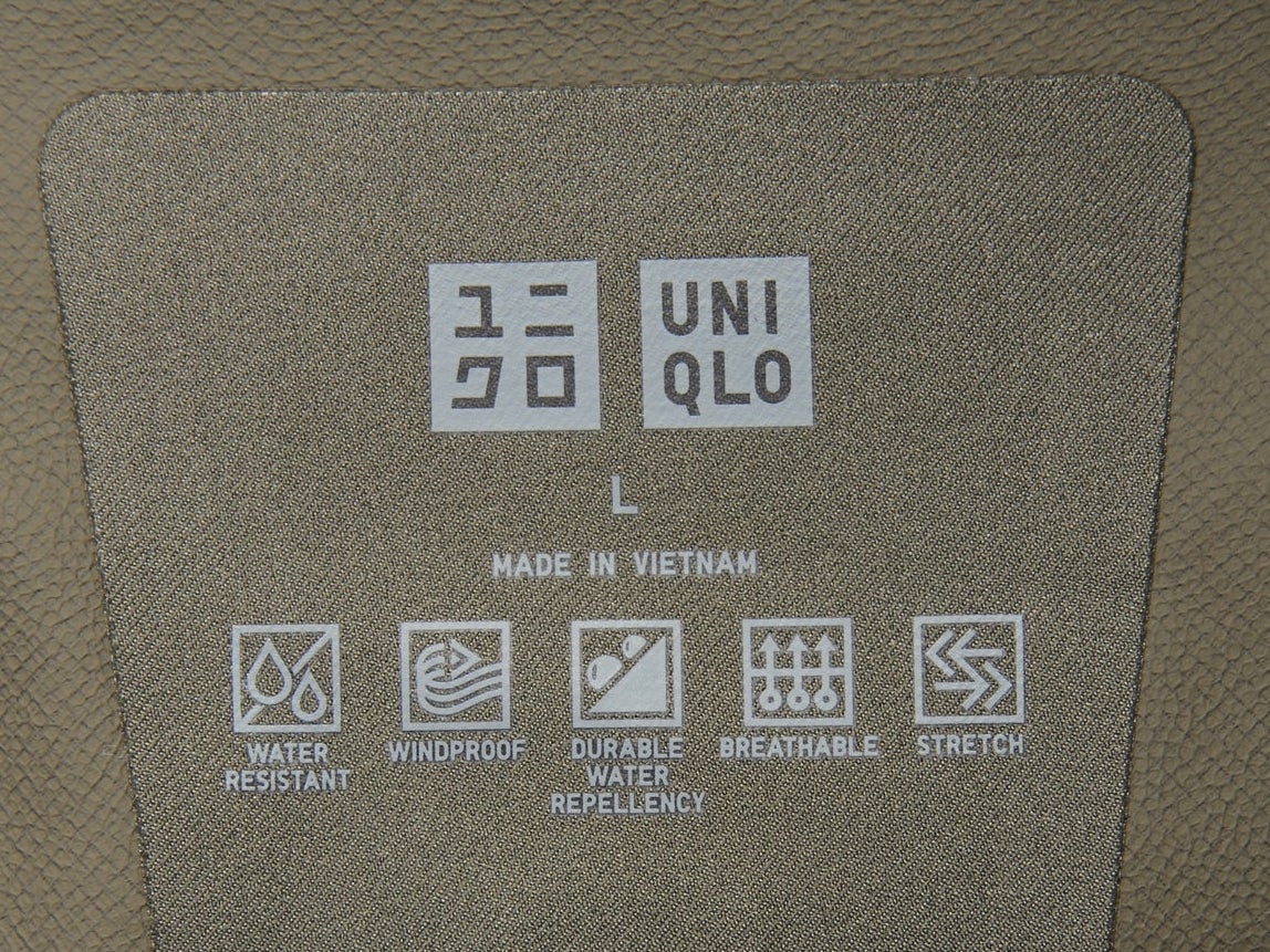 [Gallery]【ユニクロの防水名品】雨風を防ぎ、湿気は逃す最強の「UNIQLO」アイテム！／ブロックテックパーカ