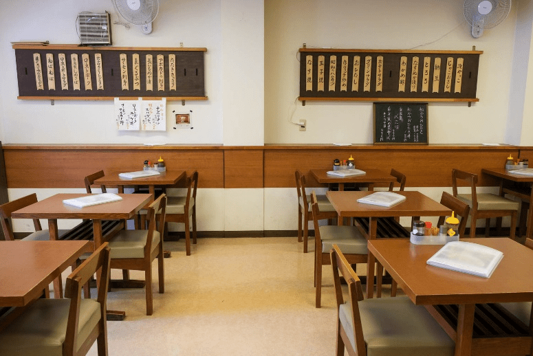 東京都中野区『野方食堂』店内の様子