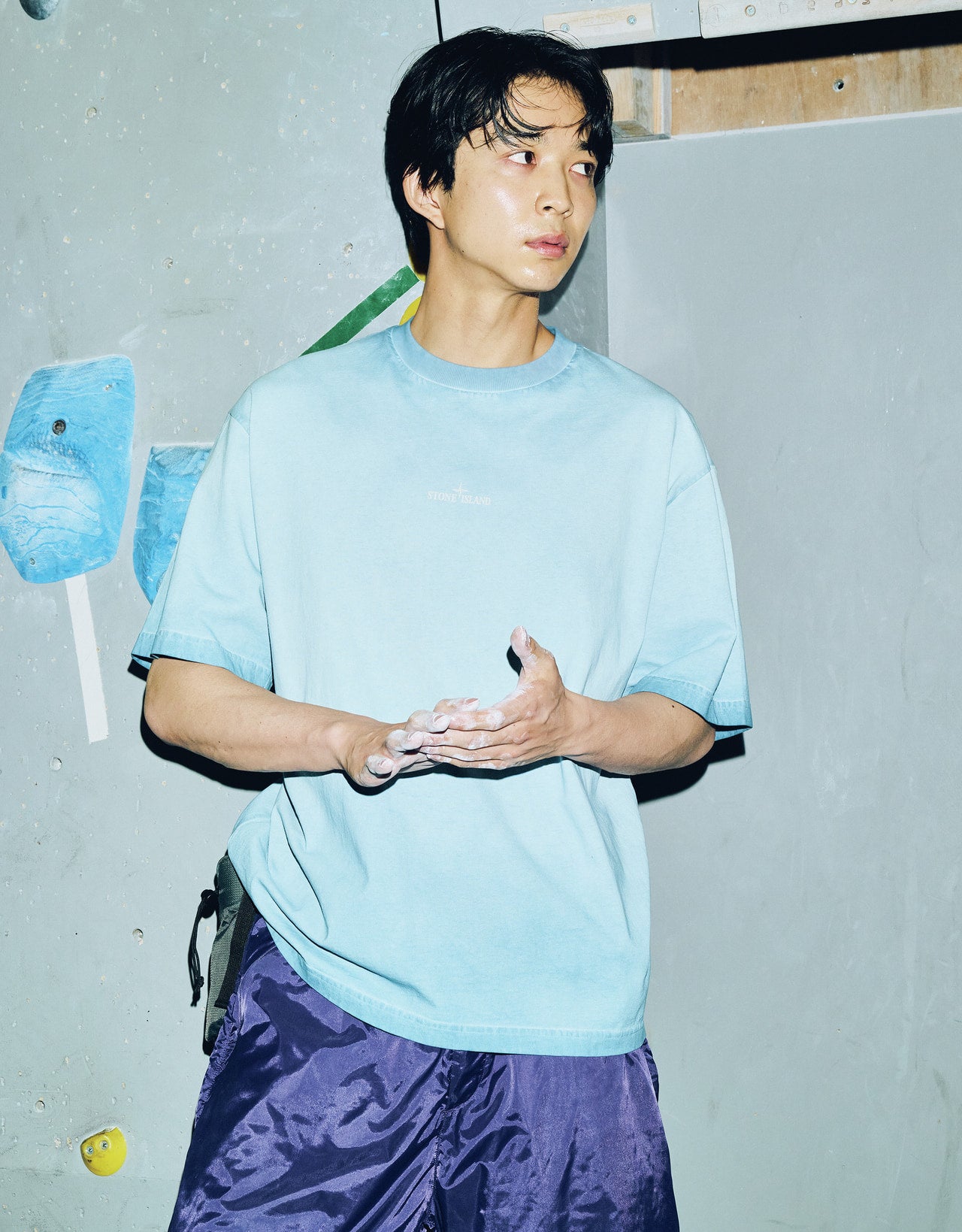 鈴木 仁が着用するストーンアイランドのＴシャツ