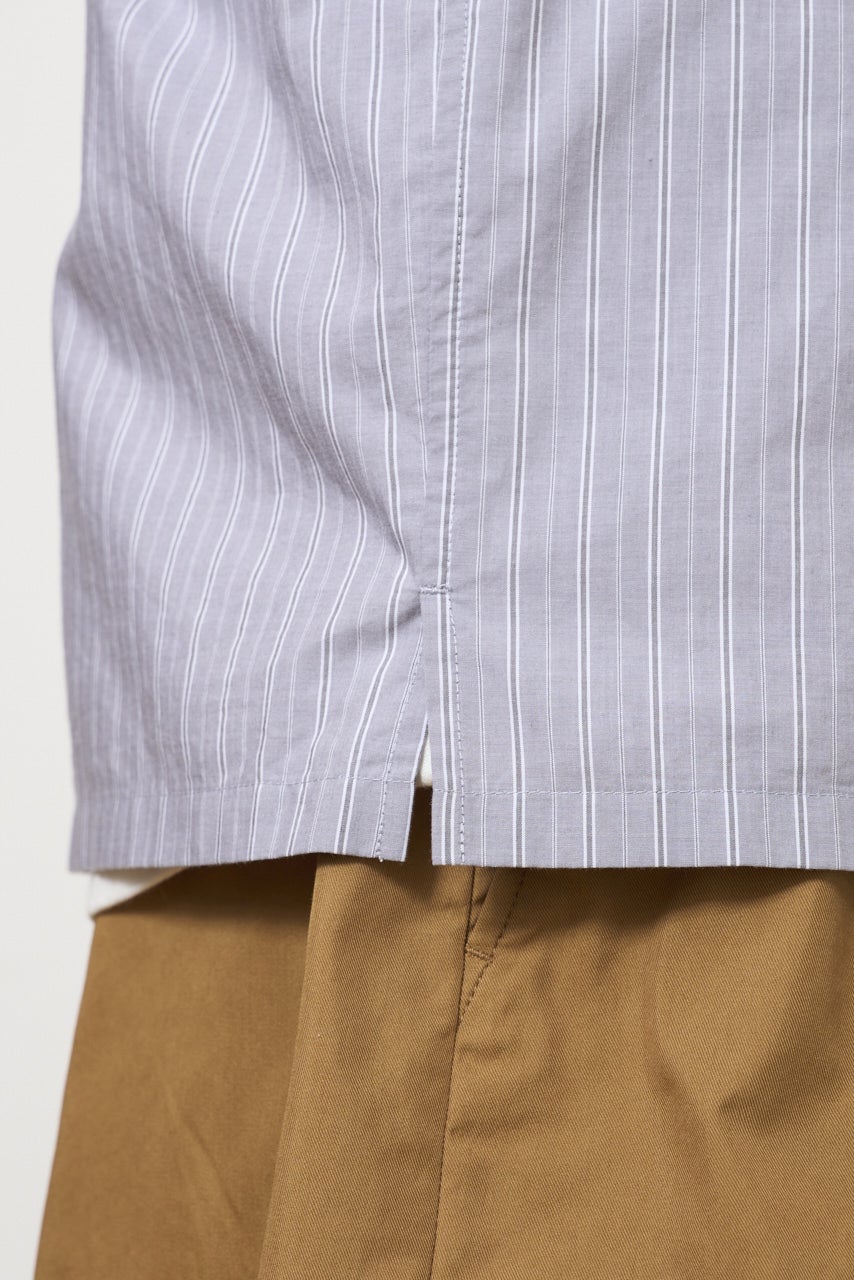 ユニクロ最新コラボ/UNIQLO F.RISSO(ユニクロ エフ・リッソ)/サマーカプセルコレクション2026のブロードシャツの裾