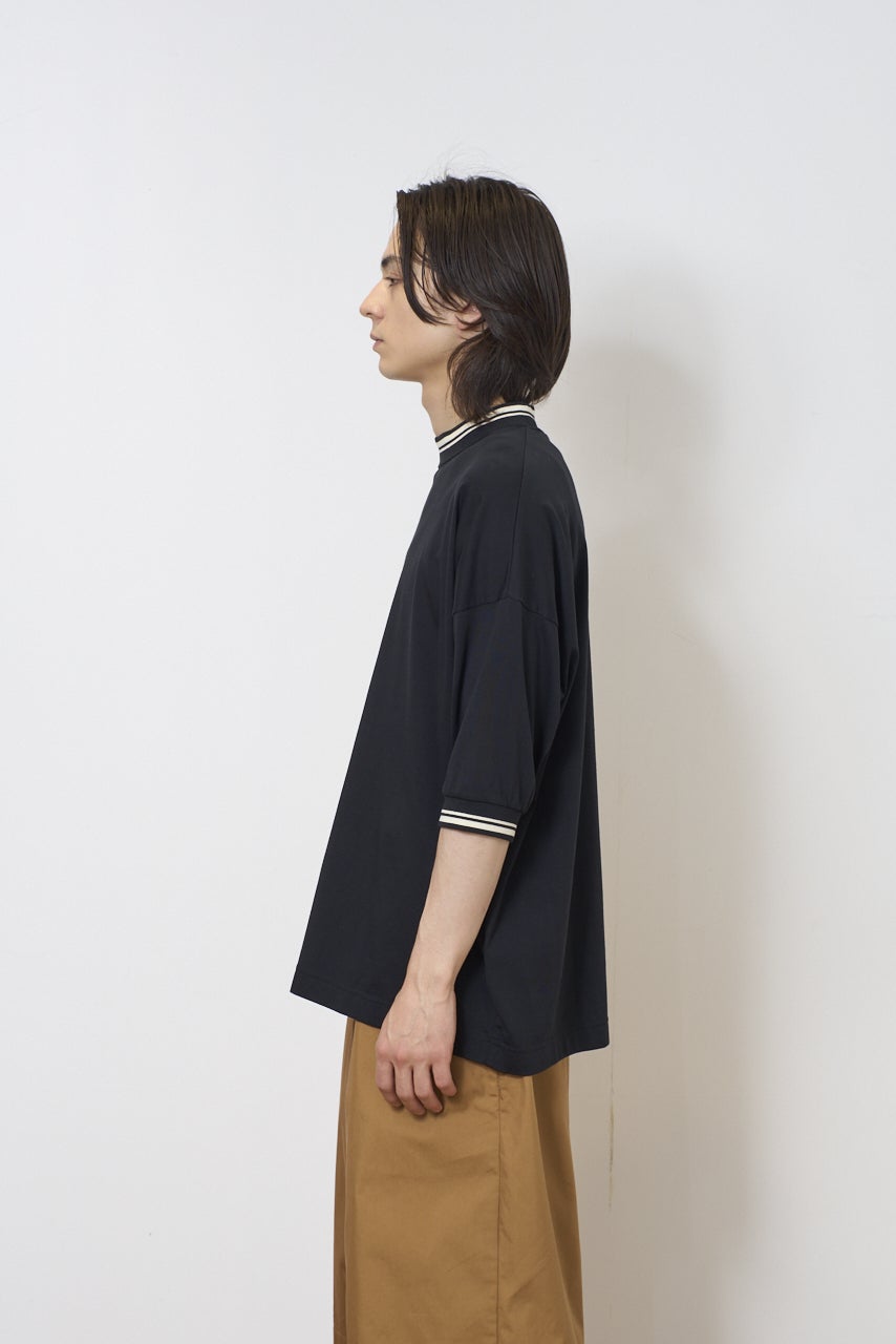 ユニクロ最新コラボ/UNIQLO F.RISSO(ユニクロ エフ・リッソ)/サマーカプセルコレクション2026のスーピマコットンオーバーサイズTシャツのサイド
