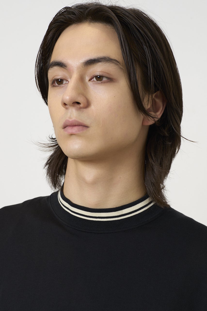 ユニクロ最新コラボ/UNIQLO F.RISSO(ユニクロ エフ・リッソ)/サマーカプセルコレクション2026のスーピマコットンオーバーサイズTシャツの襟元