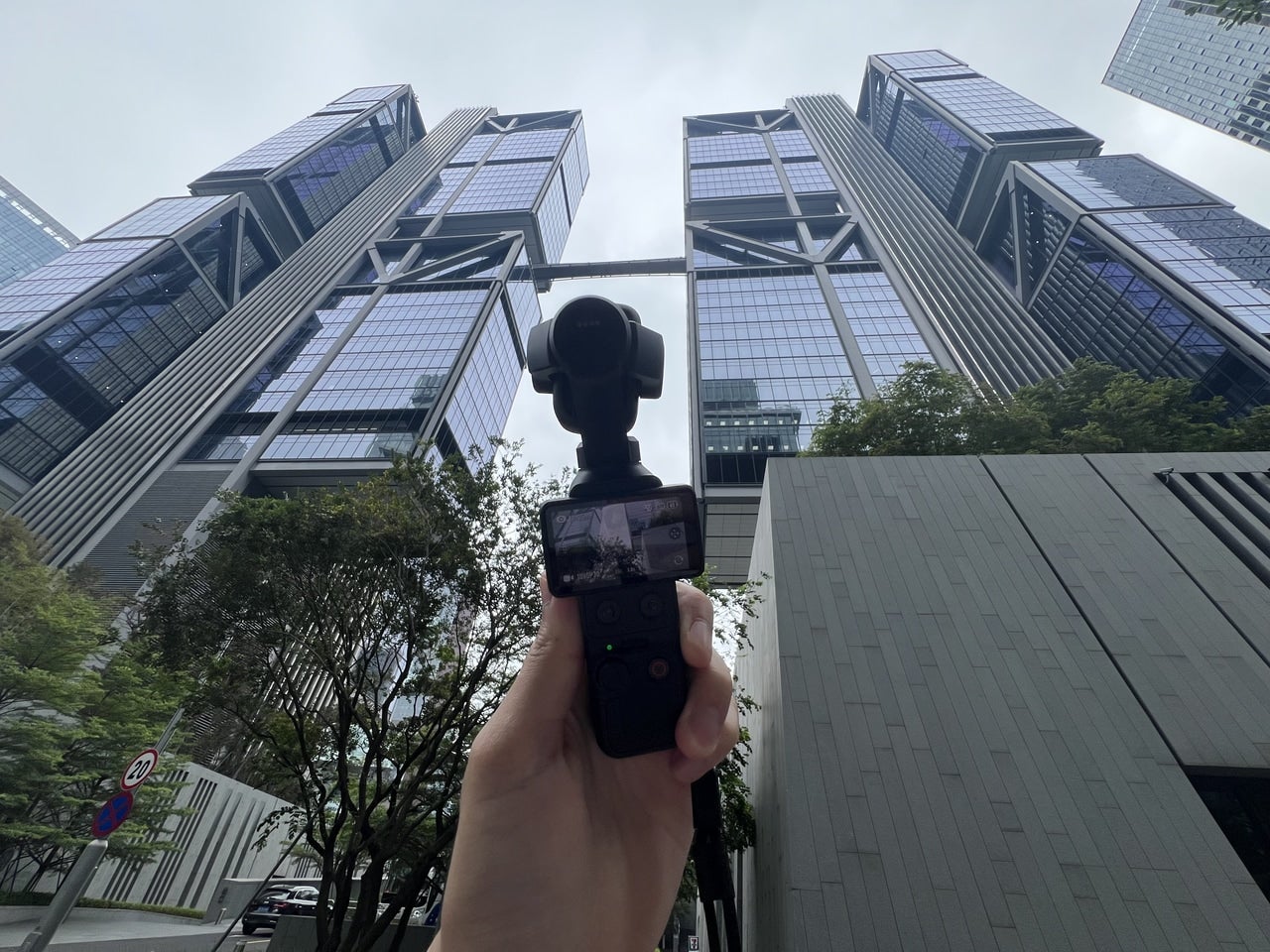 最新作『Osmo Pocket 4P』のレビューも！「ディージェーアイ（DJI）」の中国本社に潜入し人気カメラの魅力を探ってみた！
