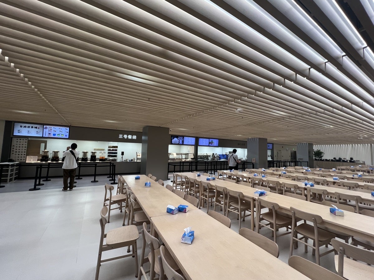 DJI Sky City　食堂