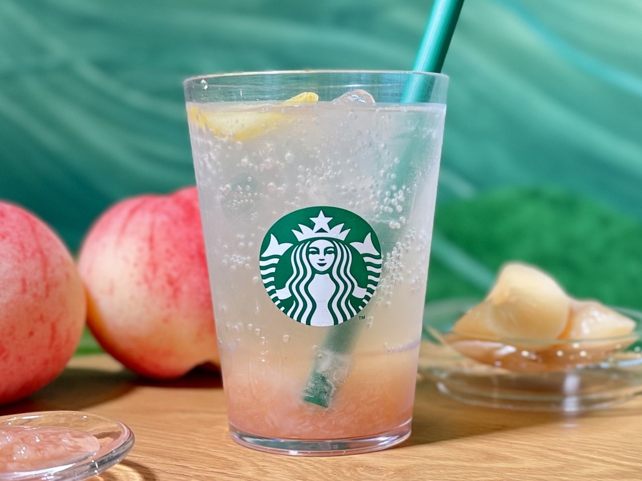 スタバ2026桃「チラックス ソーダ ピーチ」正面